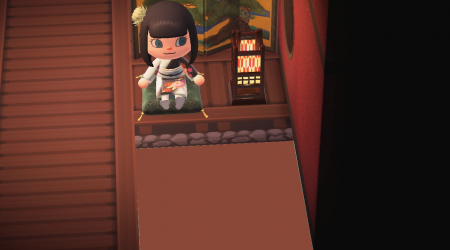 Sol en bois sur cailloux