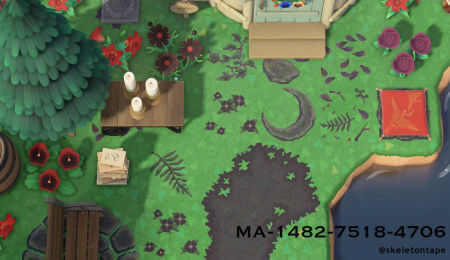 Motifs feuilles, lune, fleurs noires