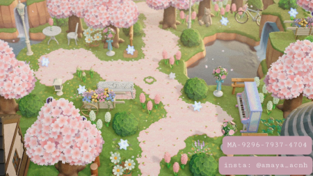 Chemin incrusté fleurs sakura